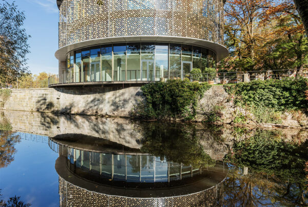 Globe Theater Lamellenfenster BigAir Fassade